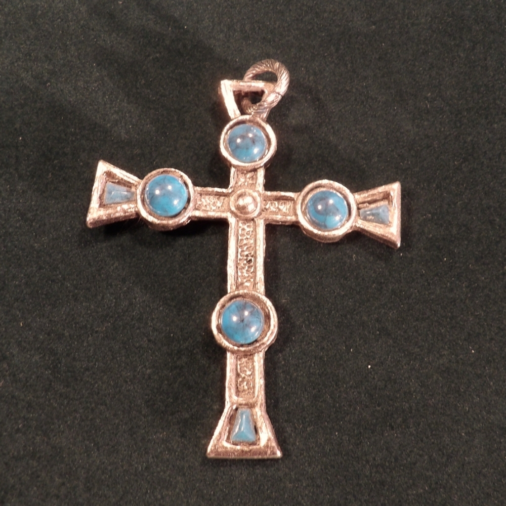 Southwest style Large Silver tone cross pendant with Faux Turquoise ston…